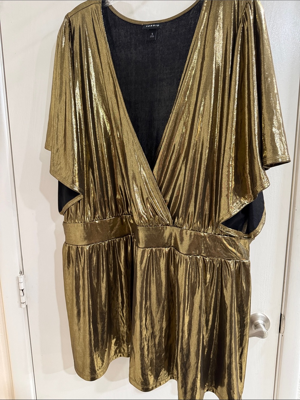 torrid Metallic Gold Draped Surplice Top Plus Size 5 EUC